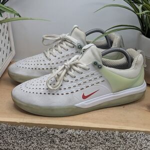 Nike SB Zoom Nyjah White Green Mens Size 9  Running Shoes Casual Walking